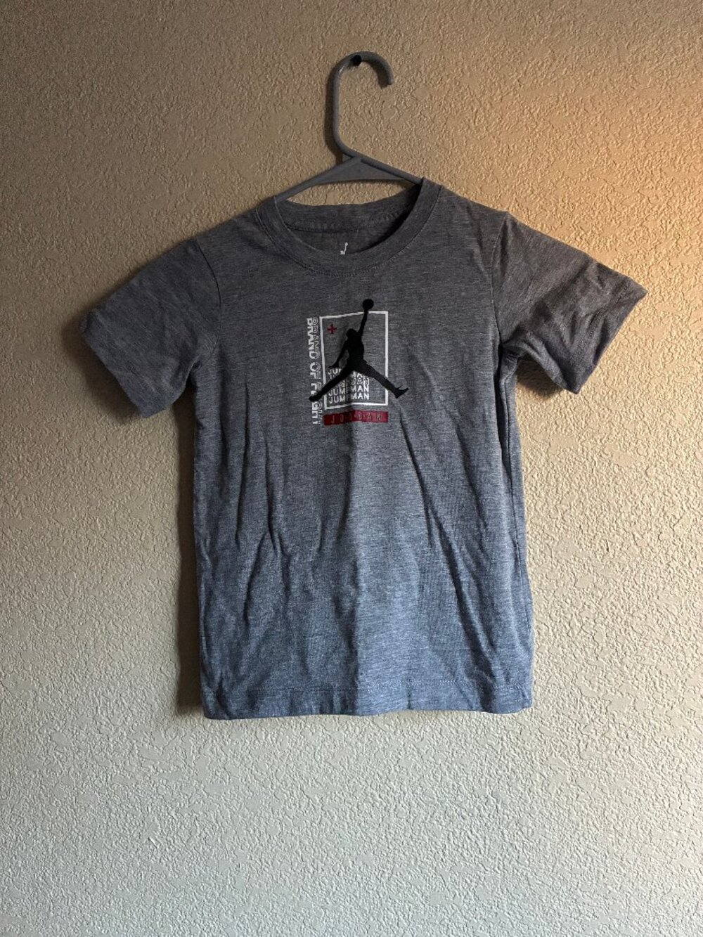 Nike Air Jordan Boys Size 6 Grey Brand of Flight Short Sleeve T-Shirt
